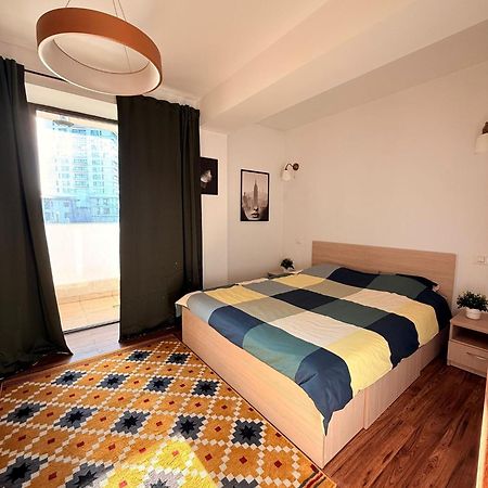 Cozy Apartment With Self Check-In Near Promenada Mall And Verdi Park Bukarest Kültér fotó
