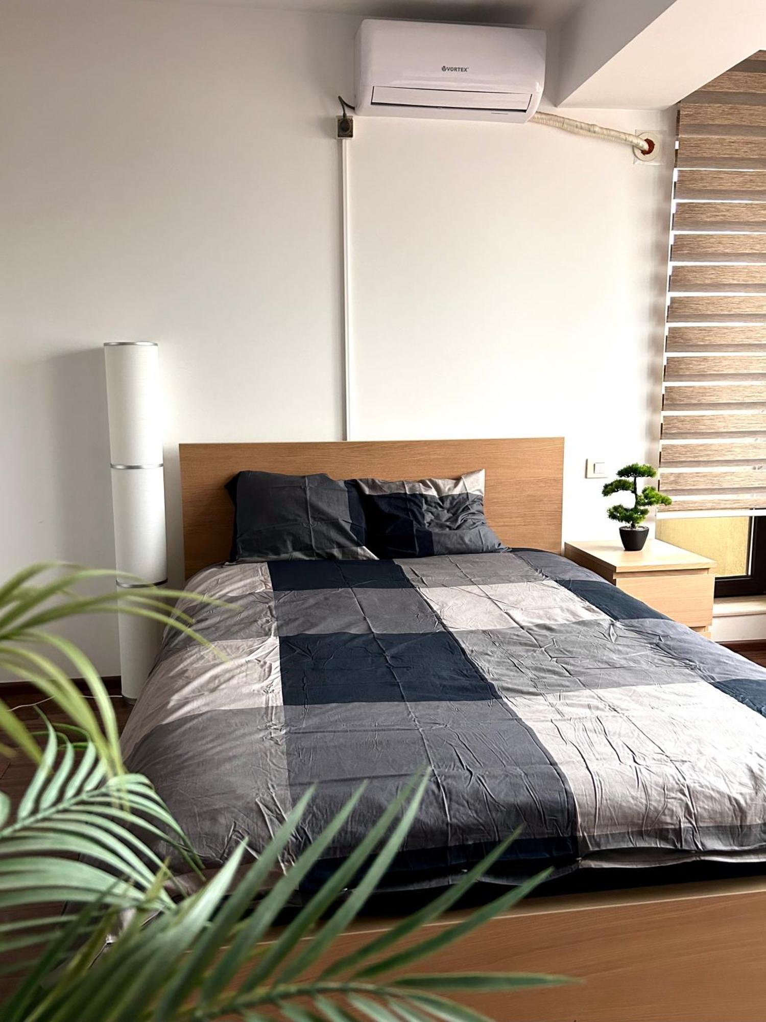 Cozy Apartment With Self Check-In Near Promenada Mall And Verdi Park Bukarest Kültér fotó