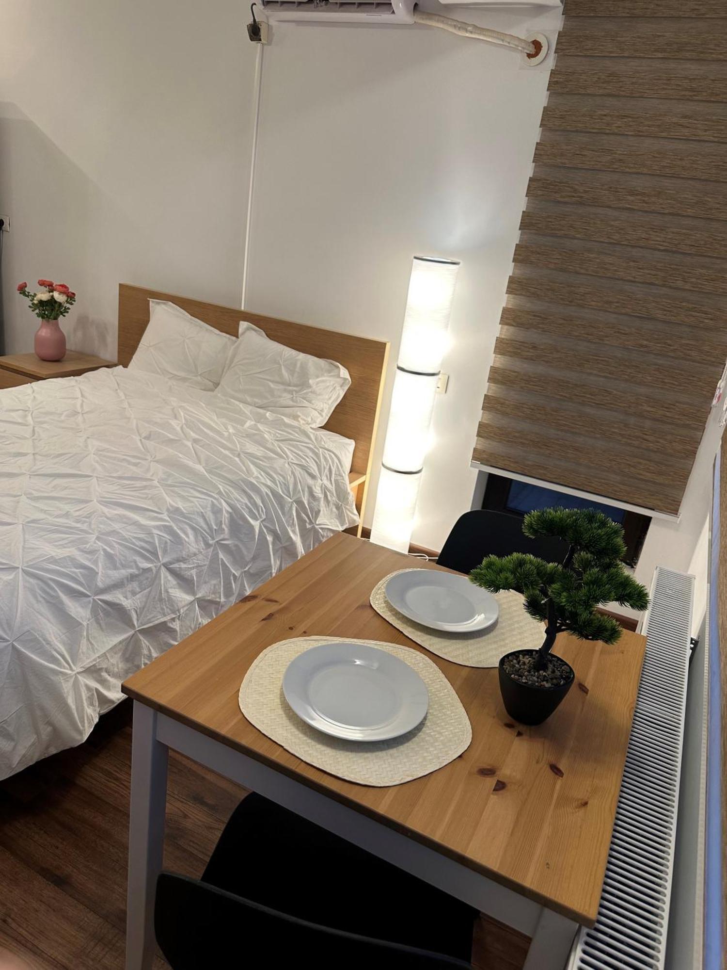 Cozy Apartment With Self Check-In Near Promenada Mall And Verdi Park Bukarest Kültér fotó