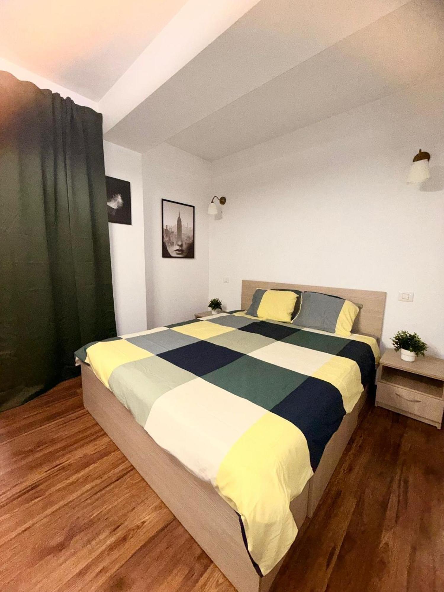 Cozy Apartment With Self Check-In Near Promenada Mall And Verdi Park Bukarest Kültér fotó