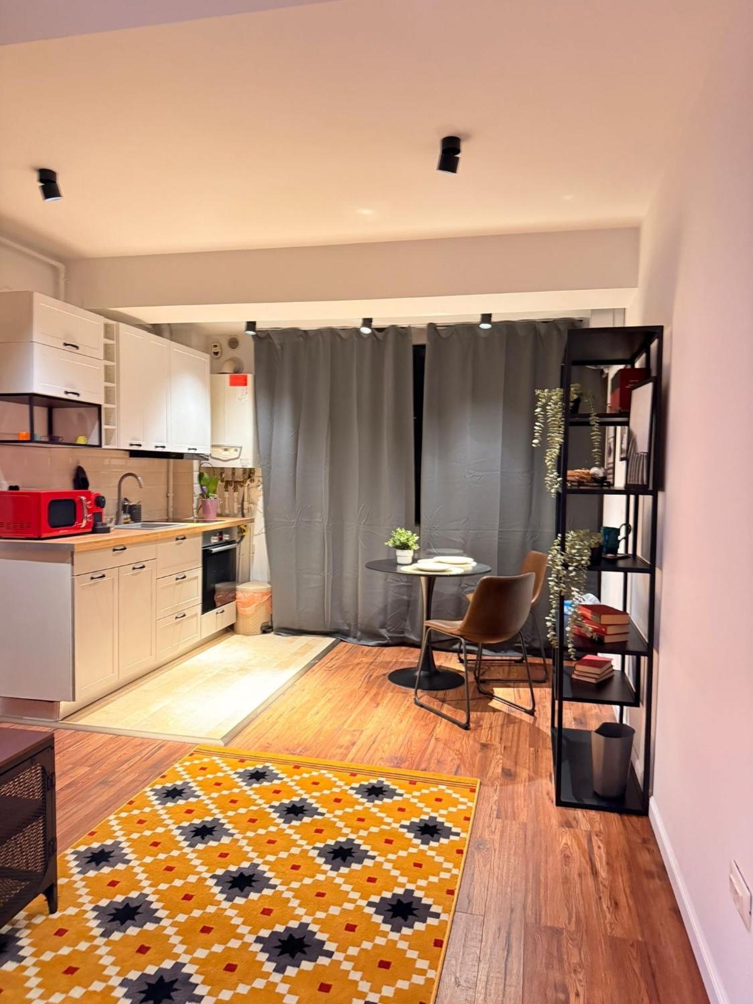 Cozy Apartment With Self Check-In Near Promenada Mall And Verdi Park Bukarest Kültér fotó
