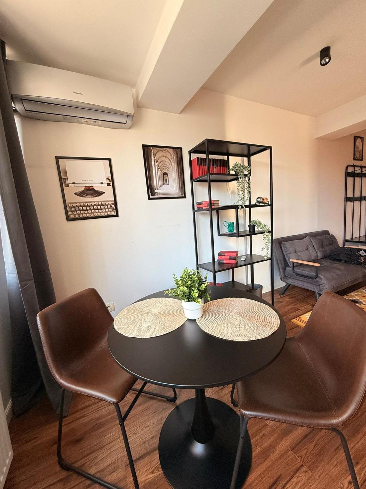 Cozy Apartment With Self Check-In Near Promenada Mall And Verdi Park Bukarest Kültér fotó