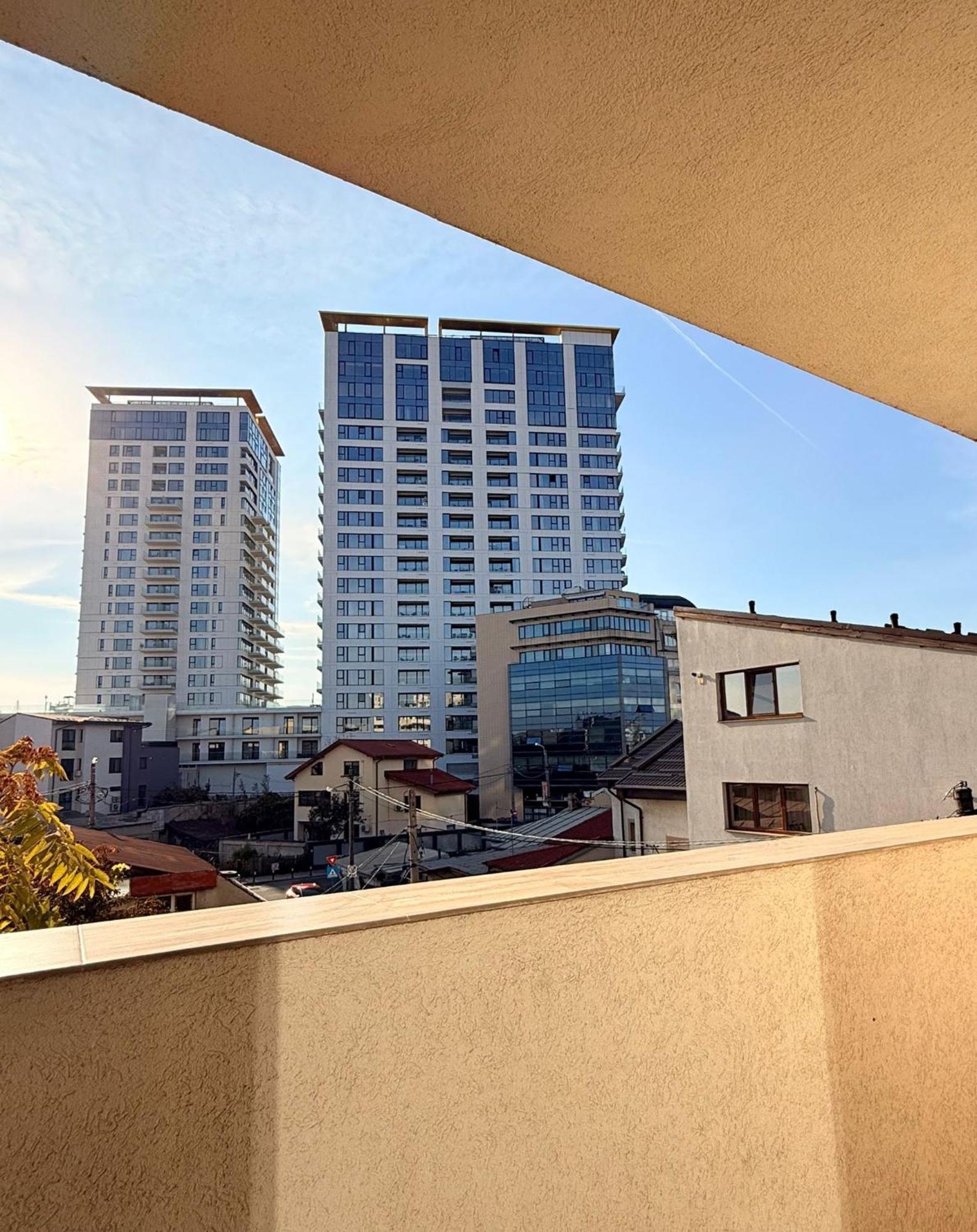 Cozy Apartment With Self Check-In Near Promenada Mall And Verdi Park Bukarest Kültér fotó